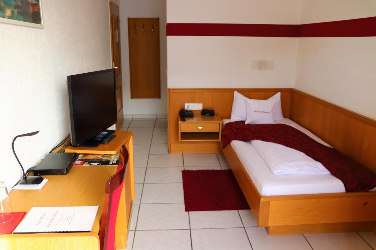 Hotel Weinhaus Wiedemann Ginsheim-Gustavsburg Room photo