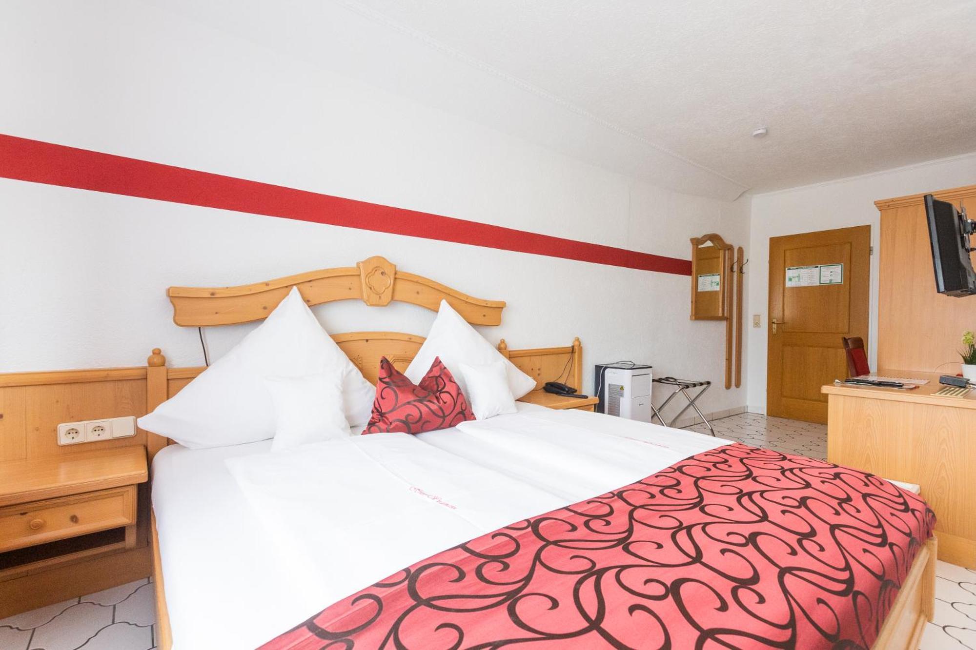 Hotel Weinhaus Wiedemann Ginsheim-Gustavsburg Room photo